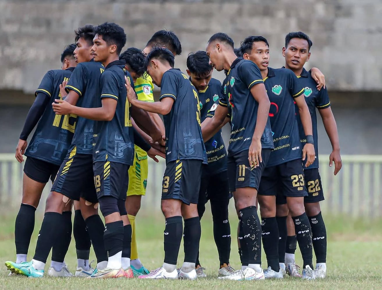 Suasana luapan kegembiraan skuad PSPP Padang Panjang.